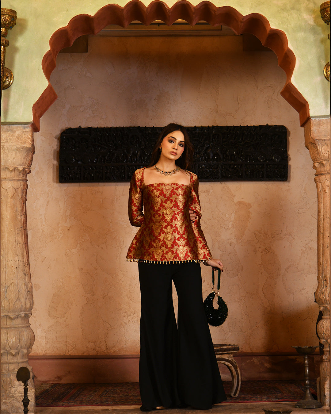 Red brocade bell set