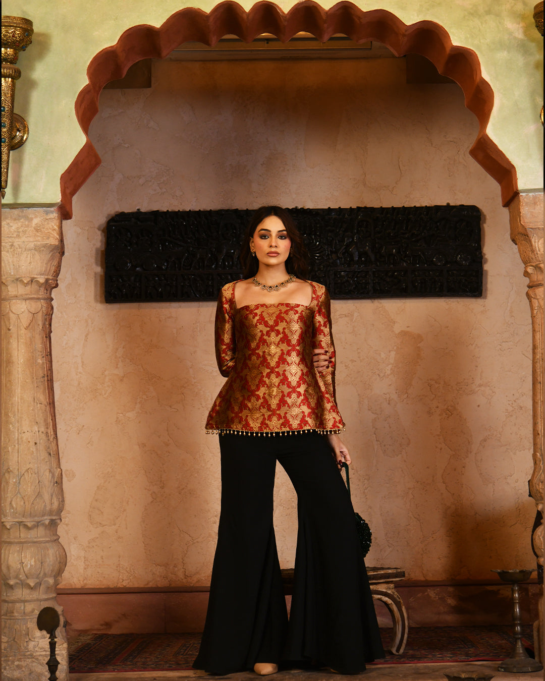 Red brocade bell set