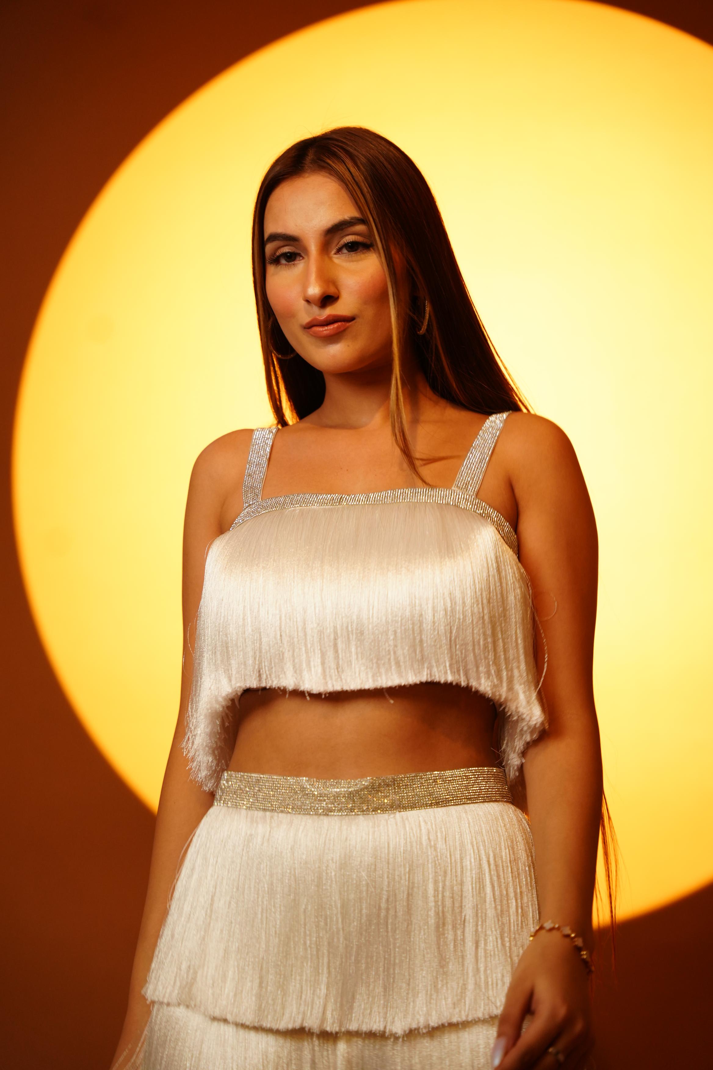 WHITE FRINGES TOP